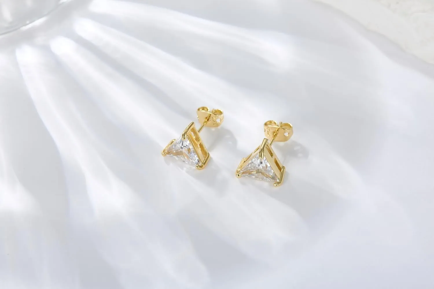 14k Brass and diamond Stud Earrings 0.04oz Round Cut Solitaire Simulated Diamond Stud For Women