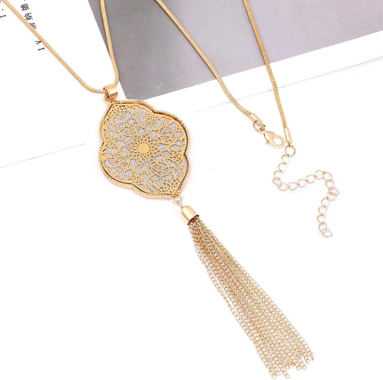 2Pcs Long Chain Pendant Necklace Set, Filigree Quatrefoil and Celtic Knot Pendant Tassel Y Necklaces for Women
