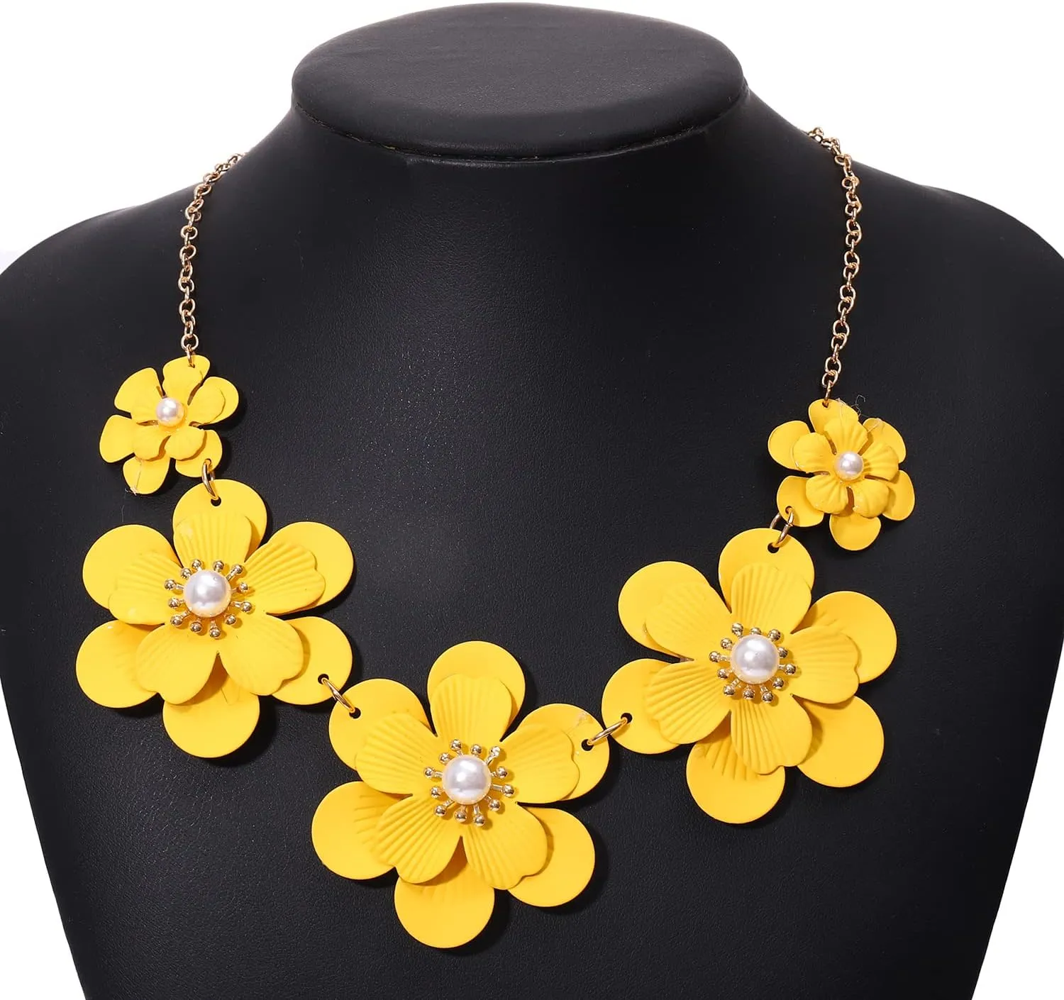 Boho Choker Necklace for Women Cute Flower Collar Necklace Statement Chunky Pearl Charm Summer Beach Chokers Necklaces Gifts for Women