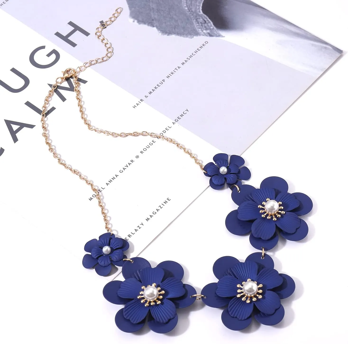 Boho Choker Necklace for Women Cute Flower Collar Necklace Statement Chunky Pearl Charm Summer Beach Chokers Necklaces Gifts for Women
