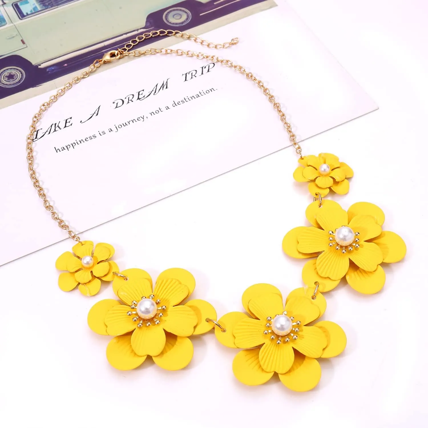 Boho Choker Necklace for Women Cute Flower Collar Necklace Statement Chunky Pearl Charm Summer Beach Chokers Necklaces Gifts for Women
