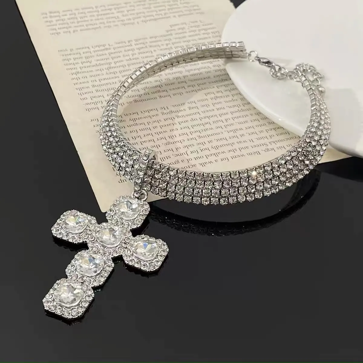 Cross Rhinestones Choker Necklaces for Women Sparkly 4 Row Diamond Tennis Necklace Statement Fashion Crystal Crucifix Pendant Chain Luxury Bridal Wedding Party Prom Jewelry