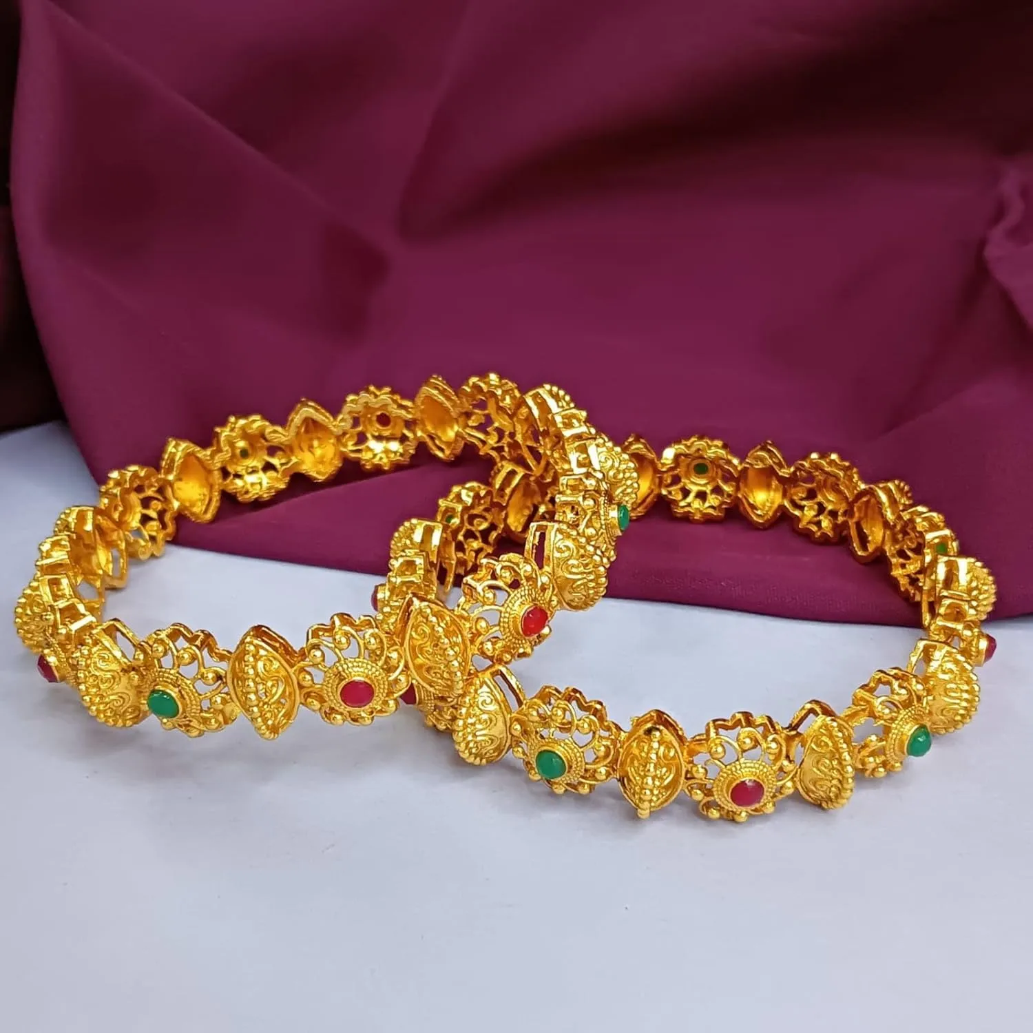 Efulgenz Gold Tone Indian Bangle Set for Women Antique Bangle Set Indian Gold Tone Crystal Floral Bangles Bracelet Indian Bridal Jewelry for Wedding Bollywood Fashion Jewelry