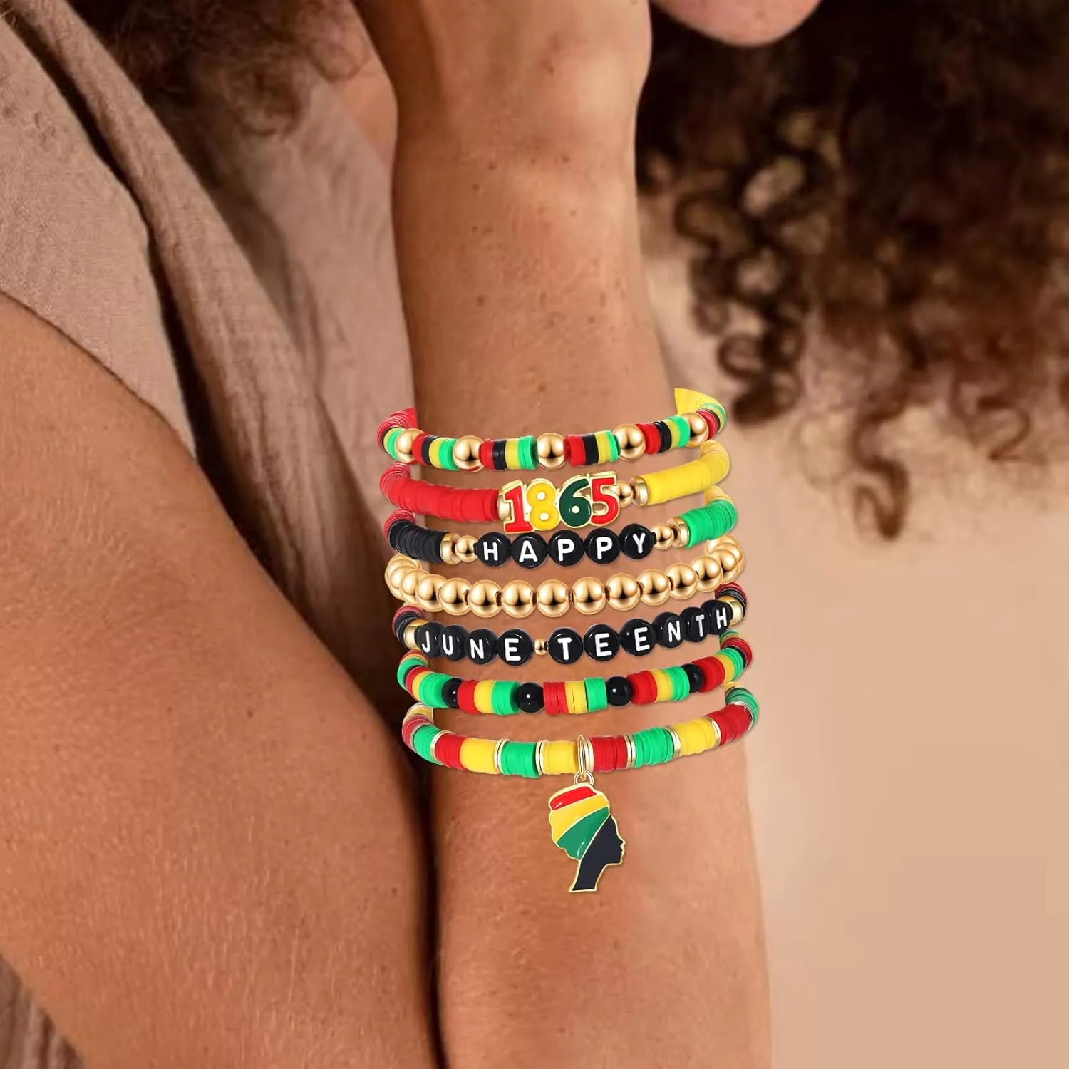 FAERLIIRY Beaded African Bracelets Black Women Preppy Friendship Bracelets Clay Bead Africa Map Heart Charm Bracelet Summer Bracelet African Jewelry for Women