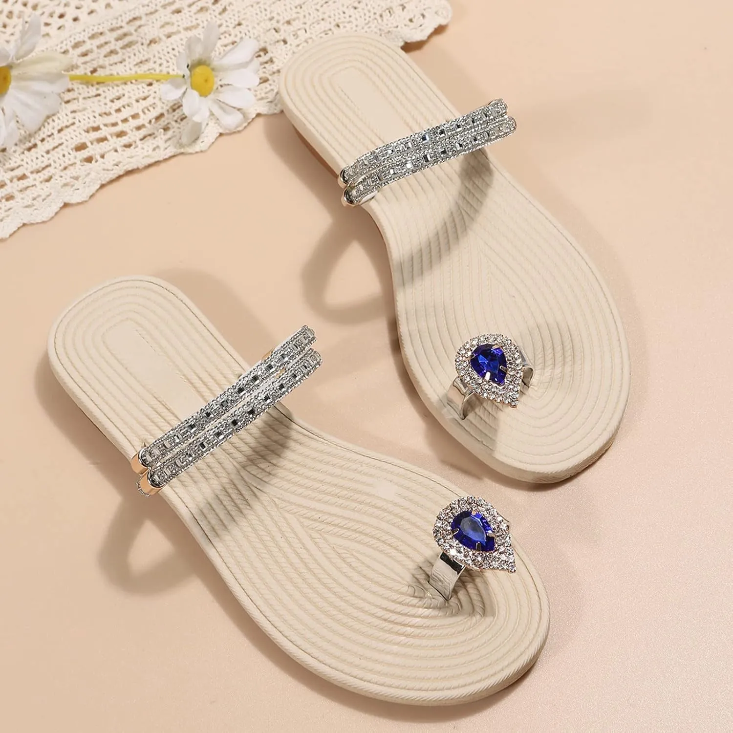 Flat Sandals for Women Dressy Rhinestone Thong Flip Flops with Clip Toe Sandal Womens Summer Beach Walking Holiday Outdoor Shoes