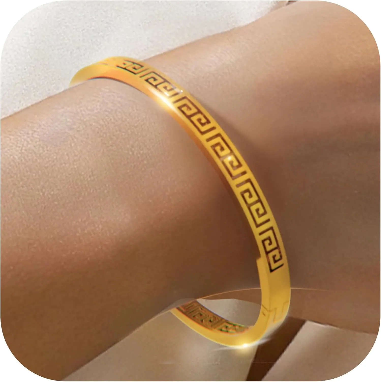 Gold Luxurious Bracelet for Women Classic Love Cuff Bangle Jewelry Valentine's Day Birthday Wedding Elegant Gift for Mother Sister Girlfriend Daughter