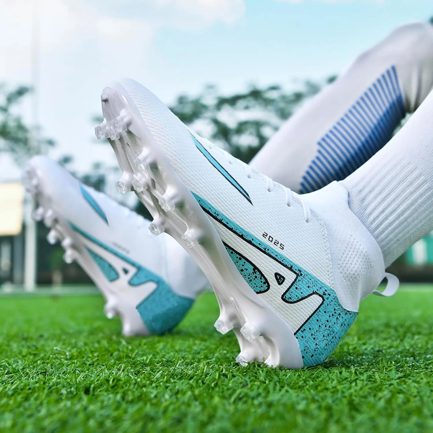 HHY Men's Soccer Shoes Football Cleats with Lace-Up High-Tops Non-Slip Spikes