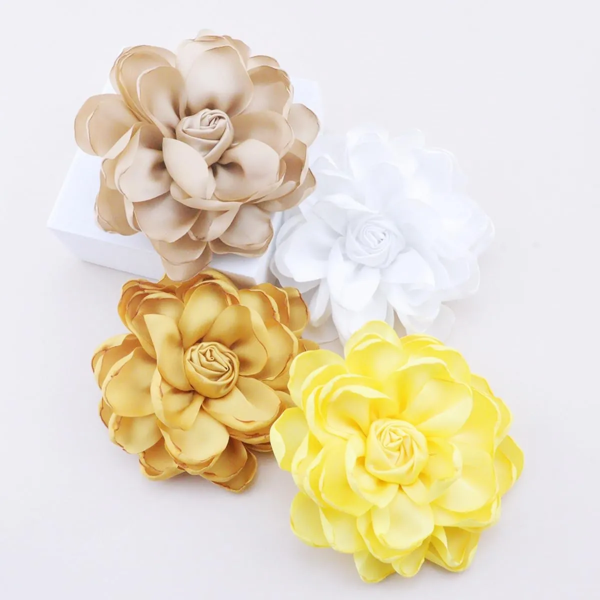 Lightweight Rose Flower Brooch Pin Dual Purpose Brooch Hairpin Elegant Handmade Large Fabric Flower Brooches Pin for Women Dress Suit Ceremony Delicate Accessories Jewelry Special Day Gift