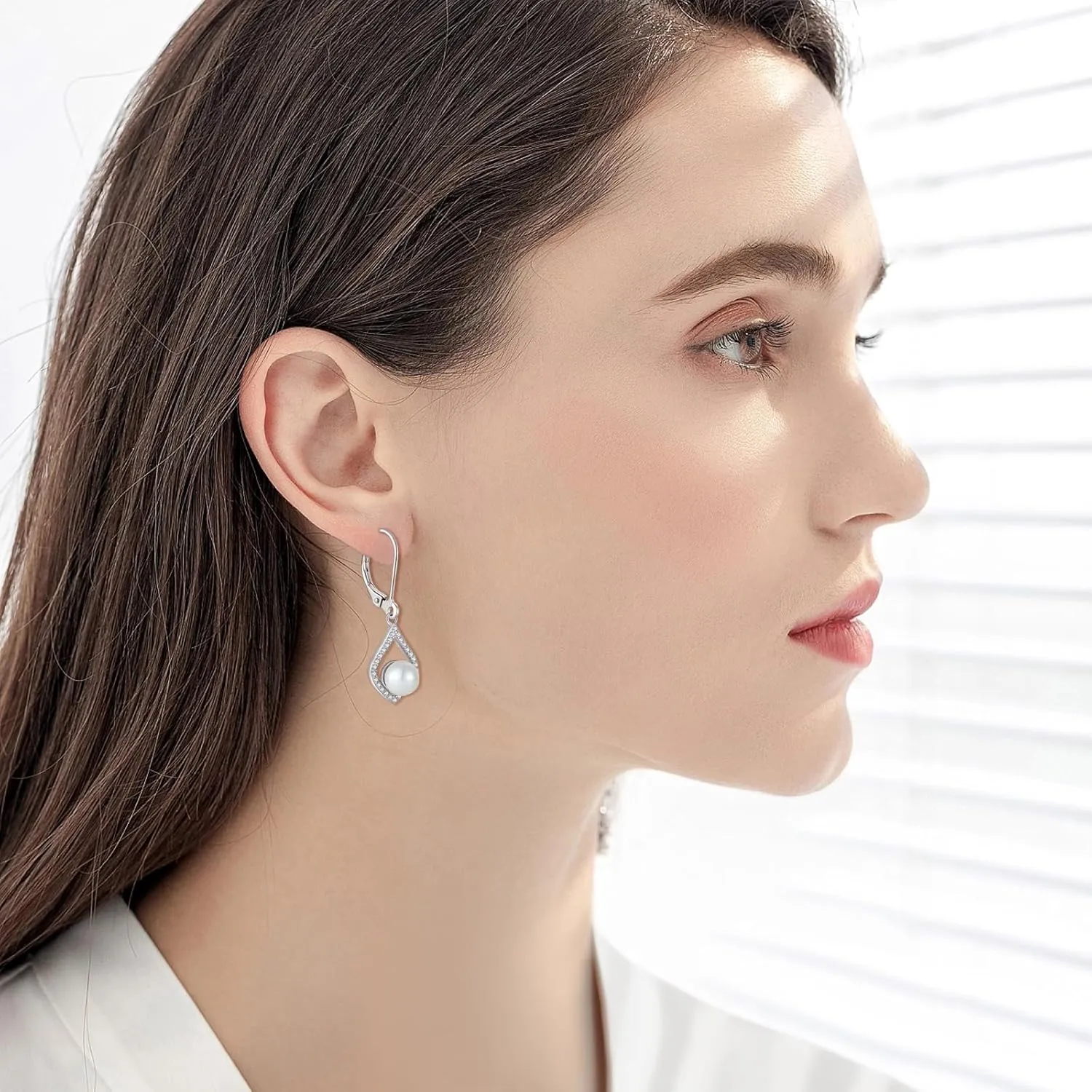 Women Pearl Earrings,925 Sterling Silver 5A Cubic Zirconia Leverback Dangle Drop Earrings with Cultured Freshwater Pearl for Her Mother Wife Birthday Wedding Engagement