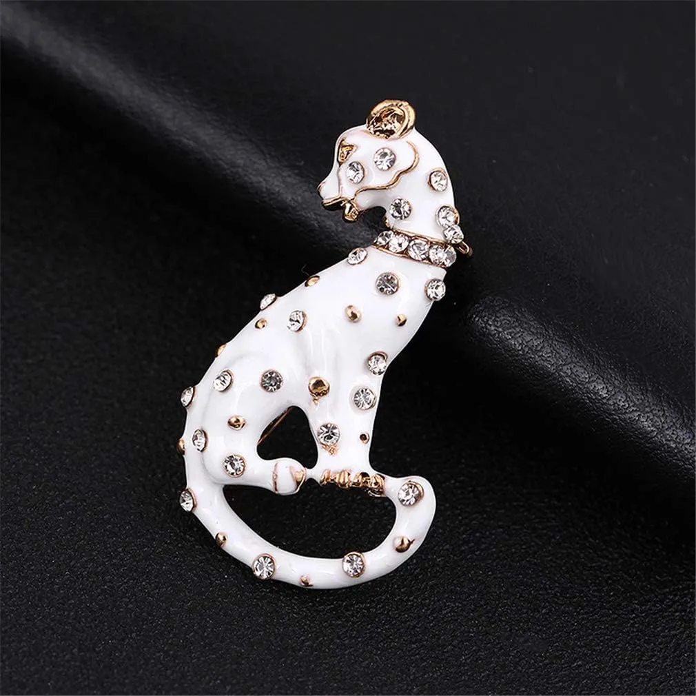 YAZILIND Fashion White Leopard brooches Women Men Corsage Clothing Accessories Brooch Rhinestone Scarf Jewelry pin